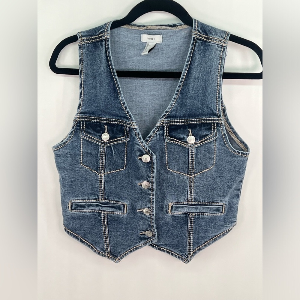 NWOT Forever 21 Cropped Denim Vest White Stitching Pockets L Large - Picture 3 of 8